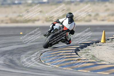 media/Dec-01-2025-Moto Forza (Mon) [[2daa91e15f]]/1-Advanced Group/Session 2 Turn 11 Backside/